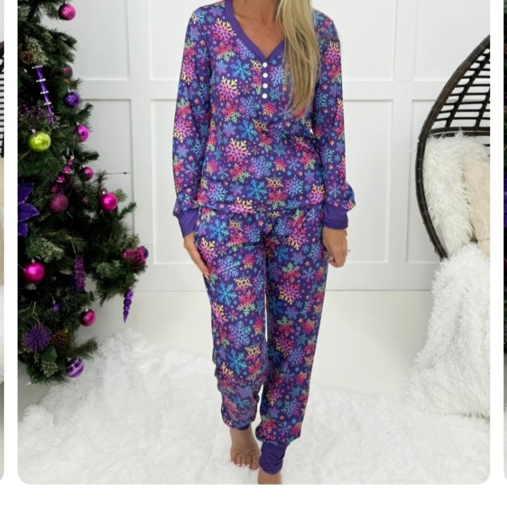Women's Purple Snowflake Pajama Set